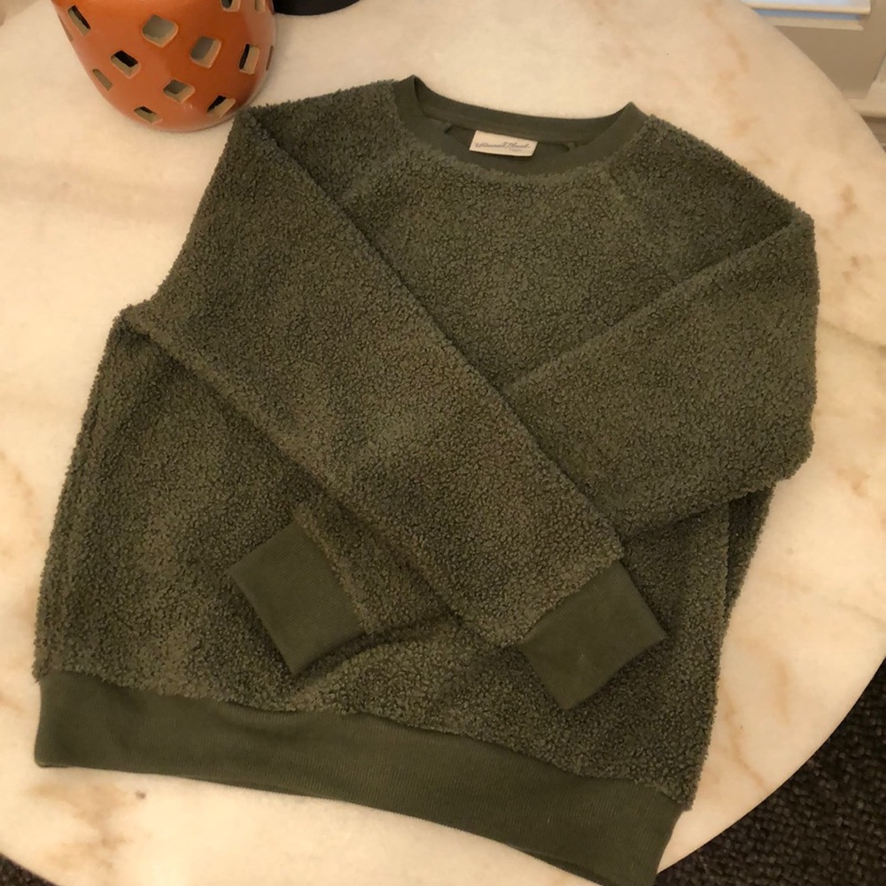 Faux Sherpa sweatshirt, olive green.
